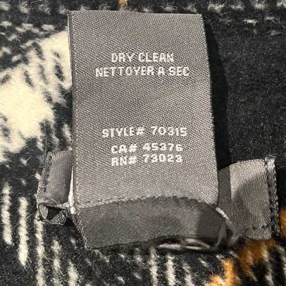 Women’s Shacket from Suzy Shier - Picture 6 of 7